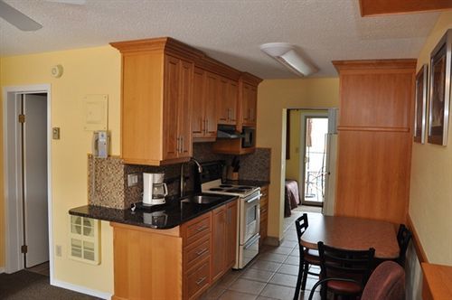 Safari Beach Resort Osoyoos Eksteriør bilde
